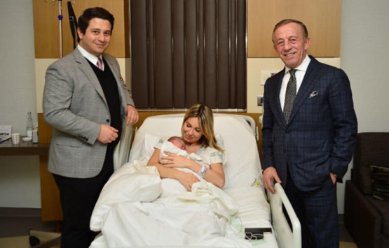 Ali Ağaoğlu dede oldu! İlk toruna lüks daire!