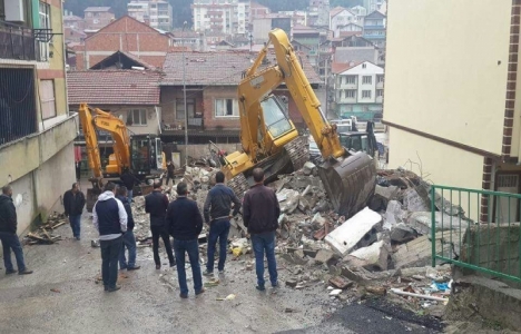 İzmit'teki eski yapılar yıkılıyor!