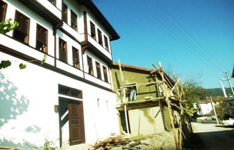 Taraklı'da tarihi kerpiç evler restore ediliyor!