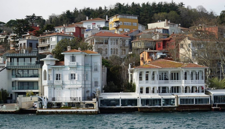 Boğaz'ın en gözdelerinden Burhanettin Sezerar Yalısı 1 milyar 700 milyon TL'ye satılıyor!