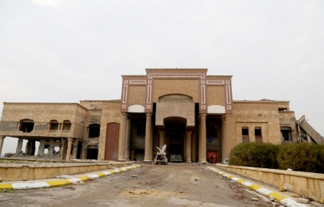 Saddam ın Sarayı yerle bir oldu!