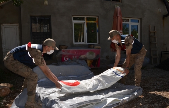 Malatya da evleri hasar gören vatandaşlar için çadır kuruluyor!