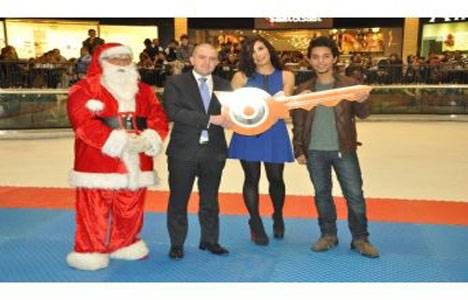 İzmir Optimum Outlet'in ev hediyesini üniversite öğrencisi kazandı!