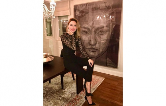 Demet Şener in iki oda bir havuzlu evi!