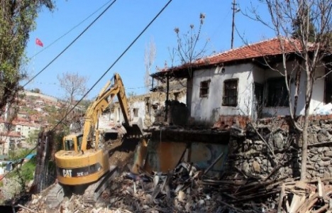 Çankaya Belediyesi 34 gecekondu yıkımını gerçekleştirdi!