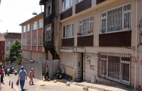 Üsküdar'da metro nedeniyle hasar gören binalar boşaltıldı!