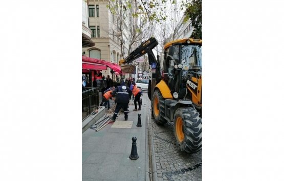 Nişantaşı’ndaki kaldırımı işgal eden yapılar yıkılıyor! 