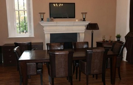 Cenk Tosun un Liverpool daki yeni evi!