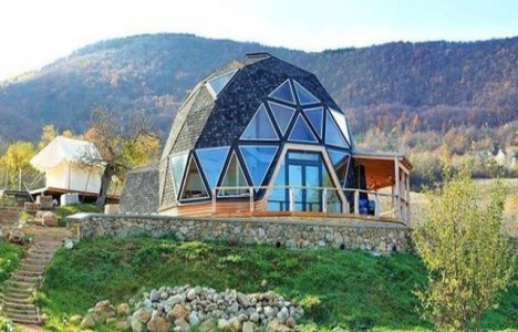 İşte 2 saatte inşa edilen köpük evler!