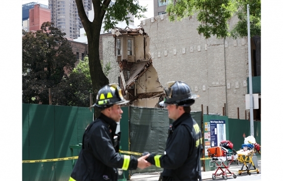 New York ta inşaat halindeki bina çöktü!