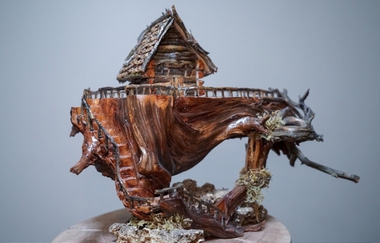 Beton mikseri operatörü, evinde ahşap ev yapıyor!