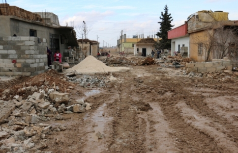 Şanlıurfa Akçakale'de 5 metrelik yol 14 metreye çıkarıldı! 