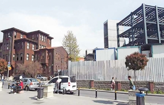 Fatih'e yakışmayan inşaat yükseliyor!