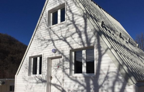 İtalyanlar 6 saatte villa yaptı!