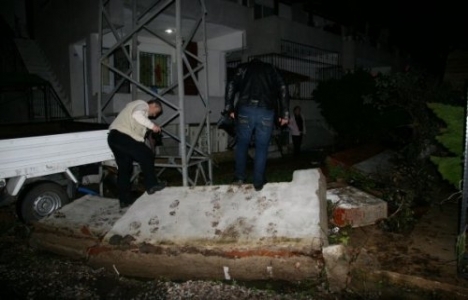 Bodrum'da şiddetli yağış nedeniyle ev ve işyerlerini su bastı!