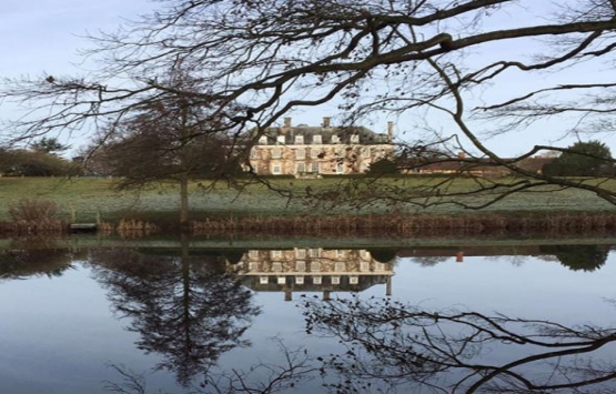 İngiliz oyuncu Elizabeth Hurley in 6 milyon sterlinlik evi!