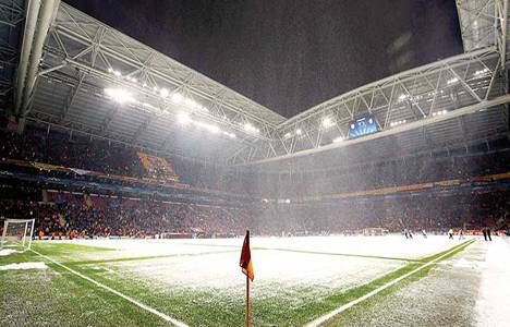 TT Arena'nın çatı sorunu yine ortaya çıktı!