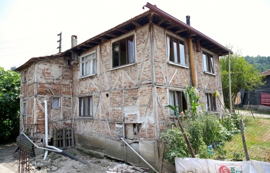 Sakarya'daki patlamada çevredeki evler hasar gördü!