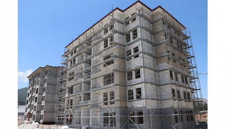 Gaziantep İslahiye deki deprem konutlarında dış cephe çalışmaları yapılıyor!