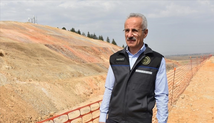 Bakan Uraloğlu resmen açıkladı! İzmir-Ankara arası 3,5 saate iniyor!
