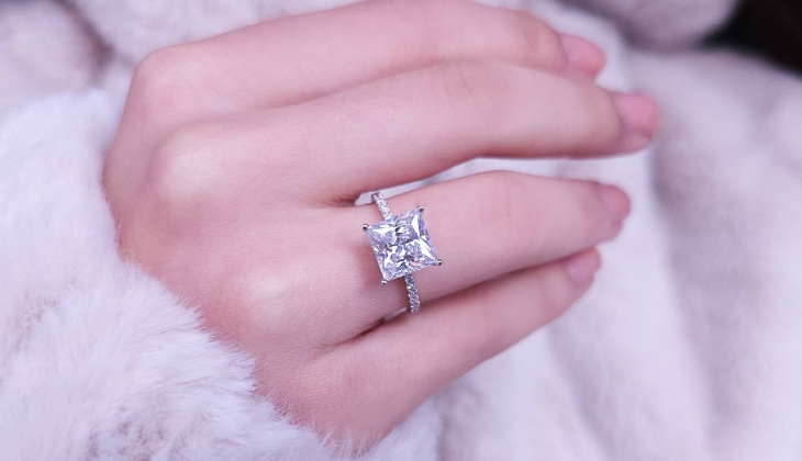 Sirius Pırlanta da tektaş yüzükler yüzde 40 indirimle satılıyor! Evlilik teklifi etmek isteyenler dikkat!