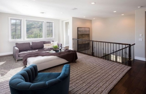 Katie Holmes Calabasas taki malikanesini 4.6 milyon dolara satıyor!