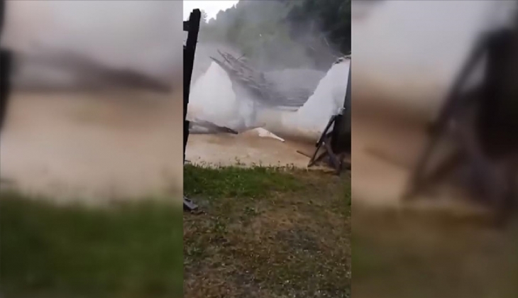 Sağanak yağış hayatı felç etti! Düzce de 1 ev yıkıldı, Kastamonu ve Samsun da ise evler tahliye edildi!