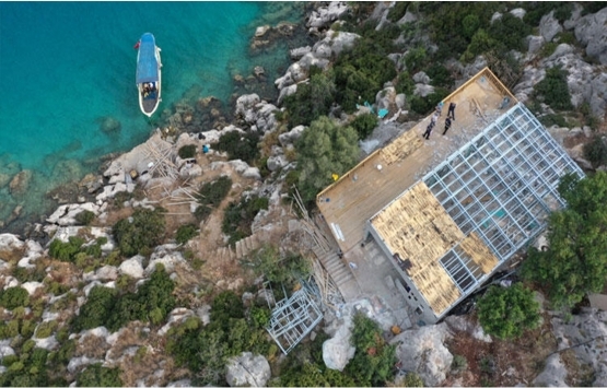 Antalya Kekova Koyu’nda 48 saatte yapılan villa söküldü!