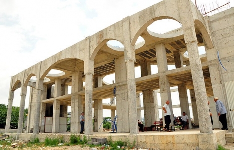 Osmaniye Kadirli'deki bitmeyen cami inşaatı için yardım ilanı verildi!