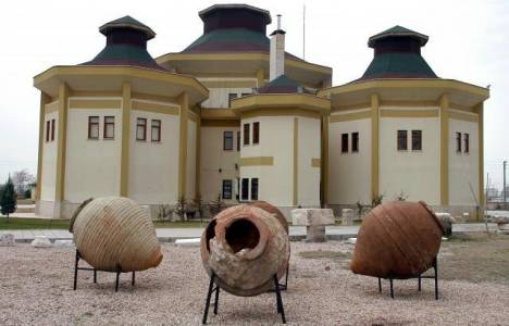 Aksaray Müzesi tanzim çalışmasının tamamlanmasıyla yeniden ziyarete açıldı!