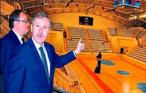 Manisa Yunusemre'de Muradiye Spor Salonu çalışmaları incelendi!