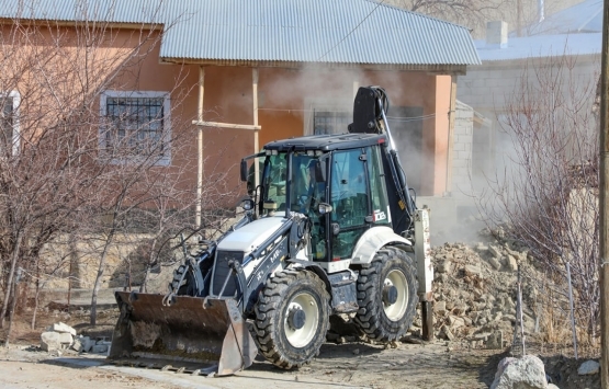 Van Gürpınar da metruk yapılar ortadan kaldırılıyor!