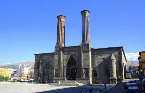 Erzurum'daki Çifte Minareli Medrese Vakıf Eserleri Müzesi olacak!