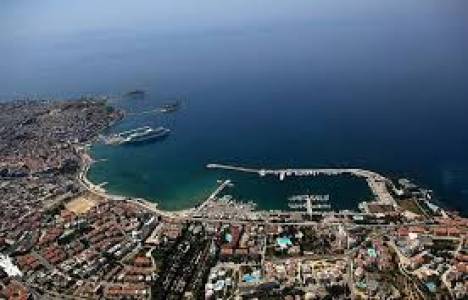 Kuşadası'na altı gemi ile 12 bin 357 turist geldi!