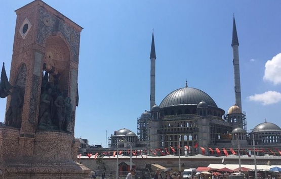 Taksim Camii'nde iskeleler kaldırıldı!