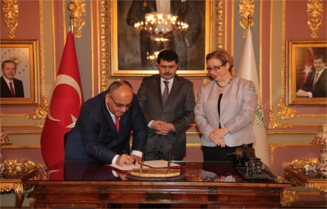 Ümraniye Belediyesi 31 aile sağlığı merkezini İstanbul Valiliği'ne devretti!