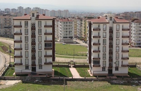 Batman Çamlıtepe'de DDY rayları ve sulama kanalı ulaşımı zorlaştırıyor!