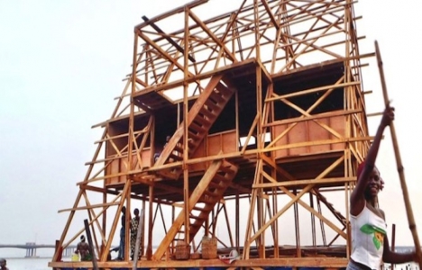 Nijerya Lagos a yüzen okullar inşa edildi!