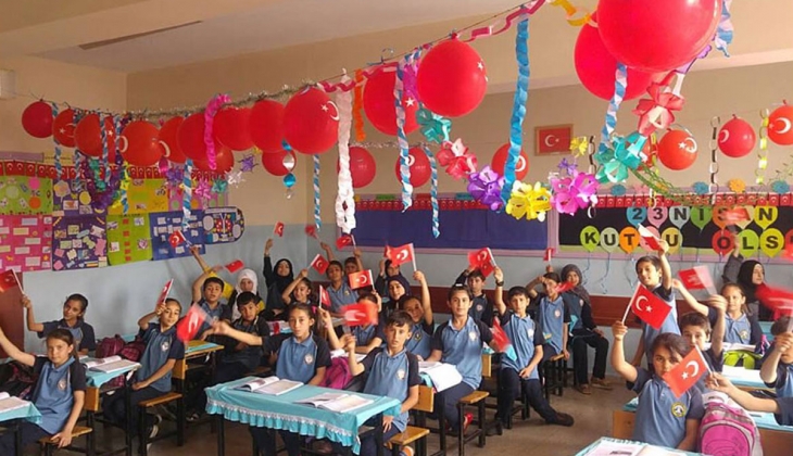 22 Nisan Cuma günü okullar tatil mi? 22 Nisan Cuma günü okullar yarım gün mü? İşte 22 Nisan Cuma günü detayları