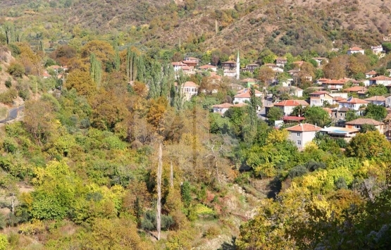 Emlakçı çift, Milli Eğitim e tripleks villa ve okul bağışladı!