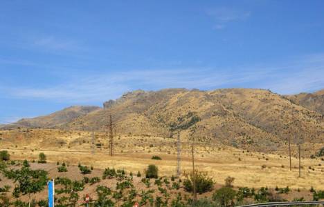 Suriye sınırı güvenliği için 2,5 kilometrelik bir duvar örülmeye başlandı!