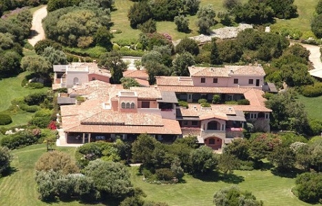 Silvio Berlusconi villasını 495 milyon euroya satıyor!
