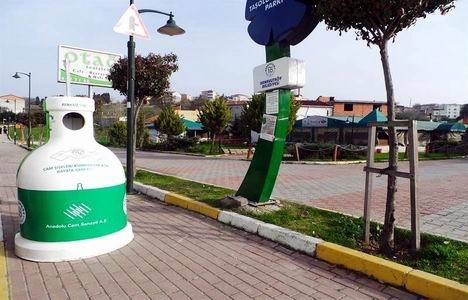 Arnavutköy Belediyesi, ayda 5 bin 400 kilo cam şişe topluyor!