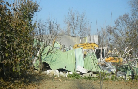Bursa Yunuseli'ndeki kaçak depo yıkıldı!