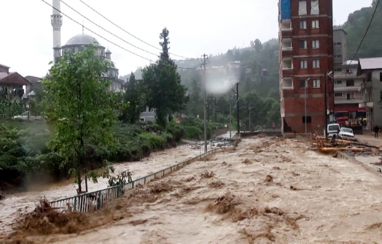 Rize’de dere yatağındaki 7 katlı apartmana yıkım kararı!