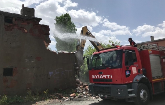 Kars ta metruk binalar ortadan kaldırılıyor!