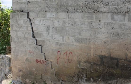 Rize deki stat inşaatı mahalleyi kaydırdı! 