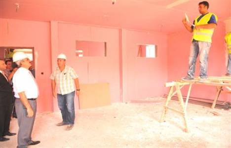 Van'da gönüllü mühendisler okul boyadı!