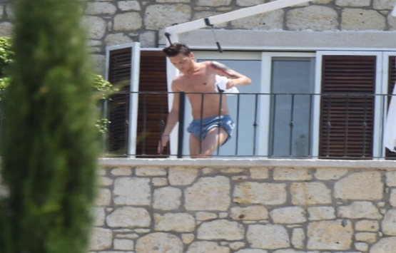 Mesut Özil in Alaçatı daki süper lüks villası beğeni topluyor!