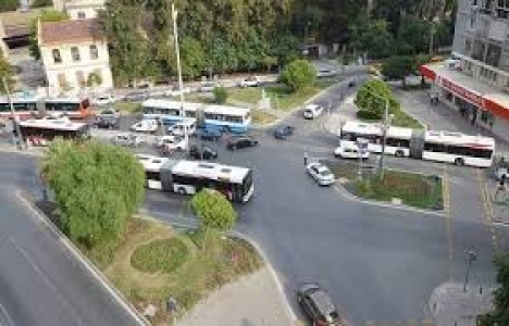 İzmir Vahap Özaltay Meydan yolu genişletildi!